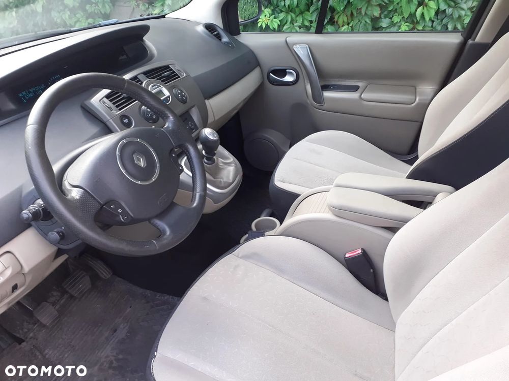 Renault Scenic 1.5 dCi Emotion - 7