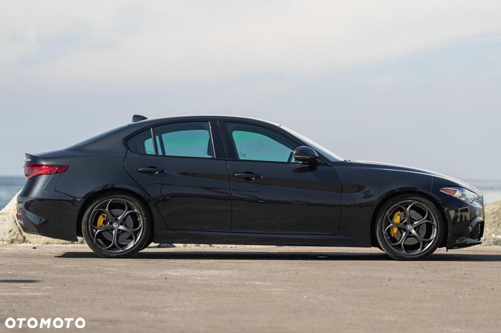 Alfa Romeo Giulia 2.0 Turbo 16V AT8 Veloce Ti - 15