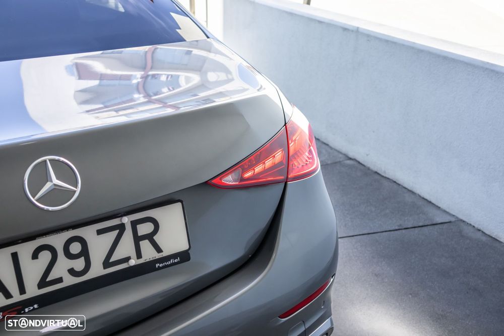Mercedes-Benz C 300 d AMG Line - 14