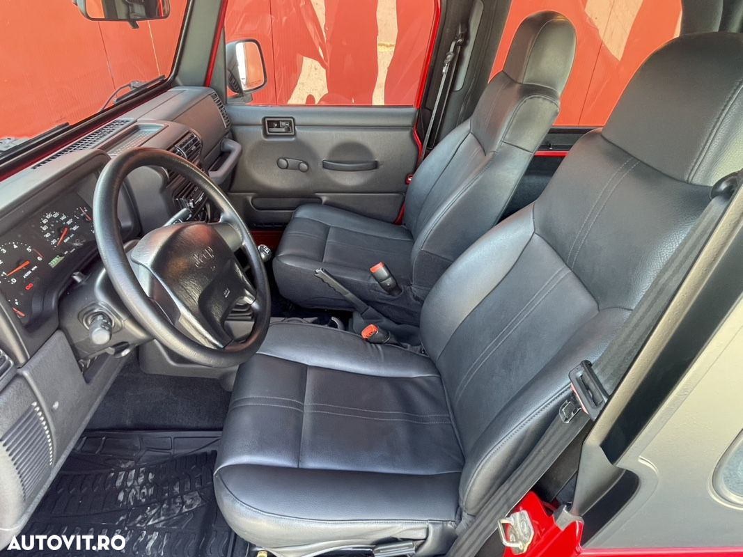 Jeep Wrangler - 12