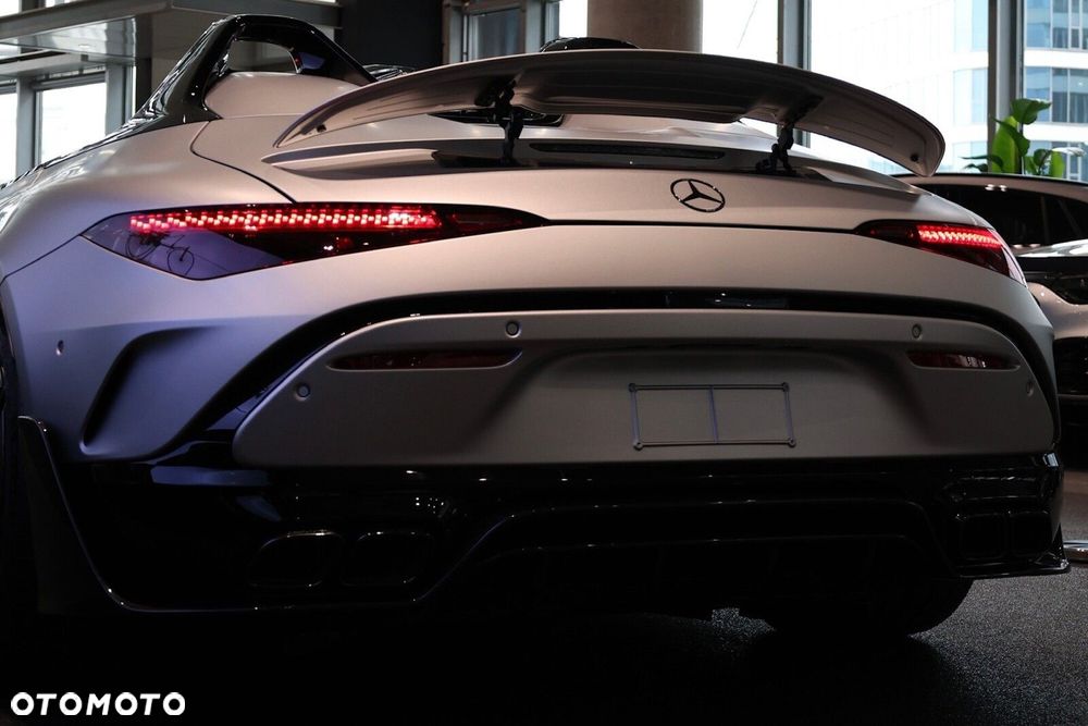 Mercedes-Benz AMG GT - 11