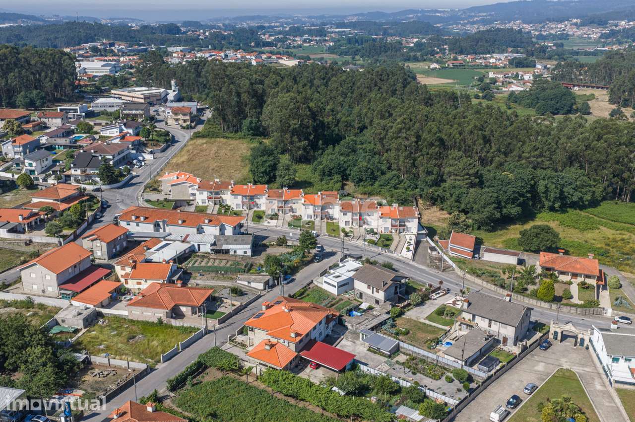 Moradia em Paços de Ferrreira-O Espaço que a Sua Família Merece - Grande imagem: 2/33