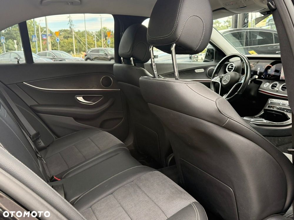 Mercedes-Benz Klasa E 220 d AMG - 15