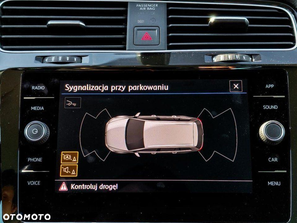 Volkswagen Golf - 28
