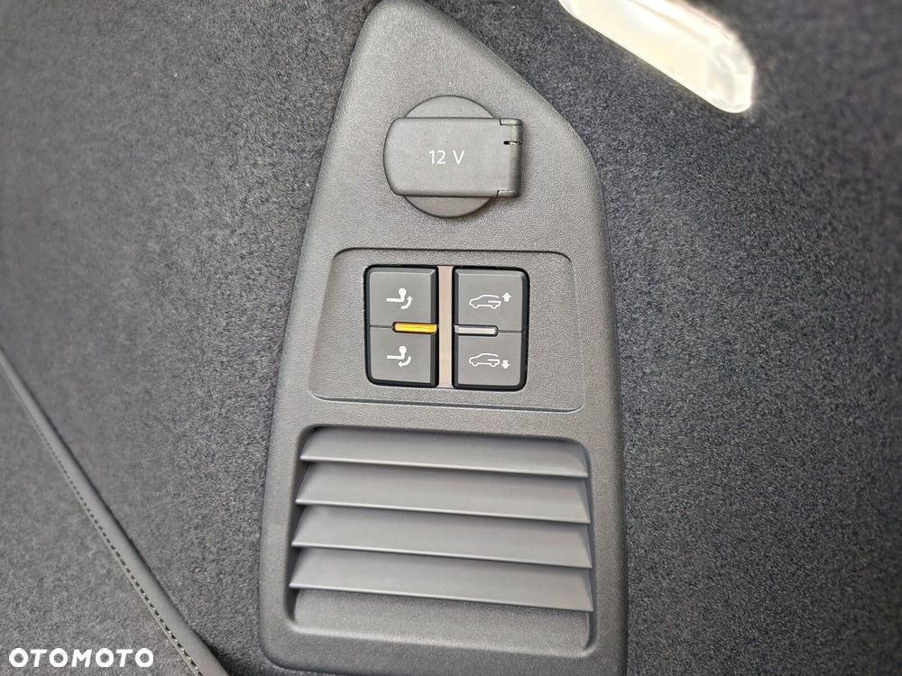 Volkswagen Touareg - 11