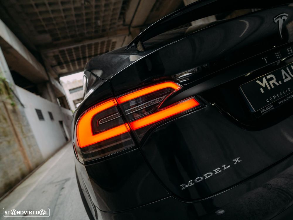 Tesla Model X 100D - 16