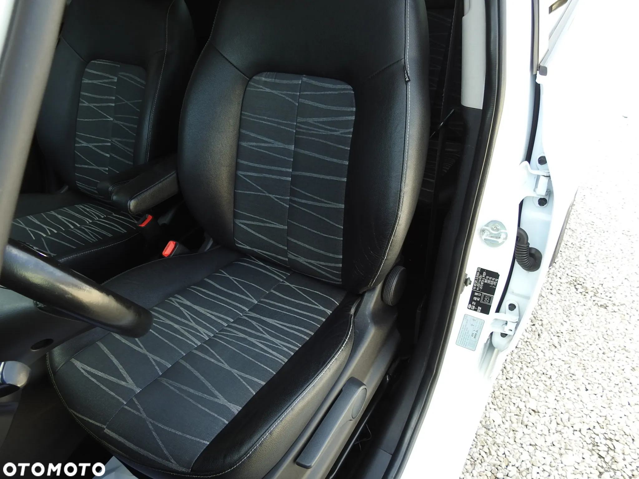 Kia Venga 1.4 CRDi 90 Business Line - 10