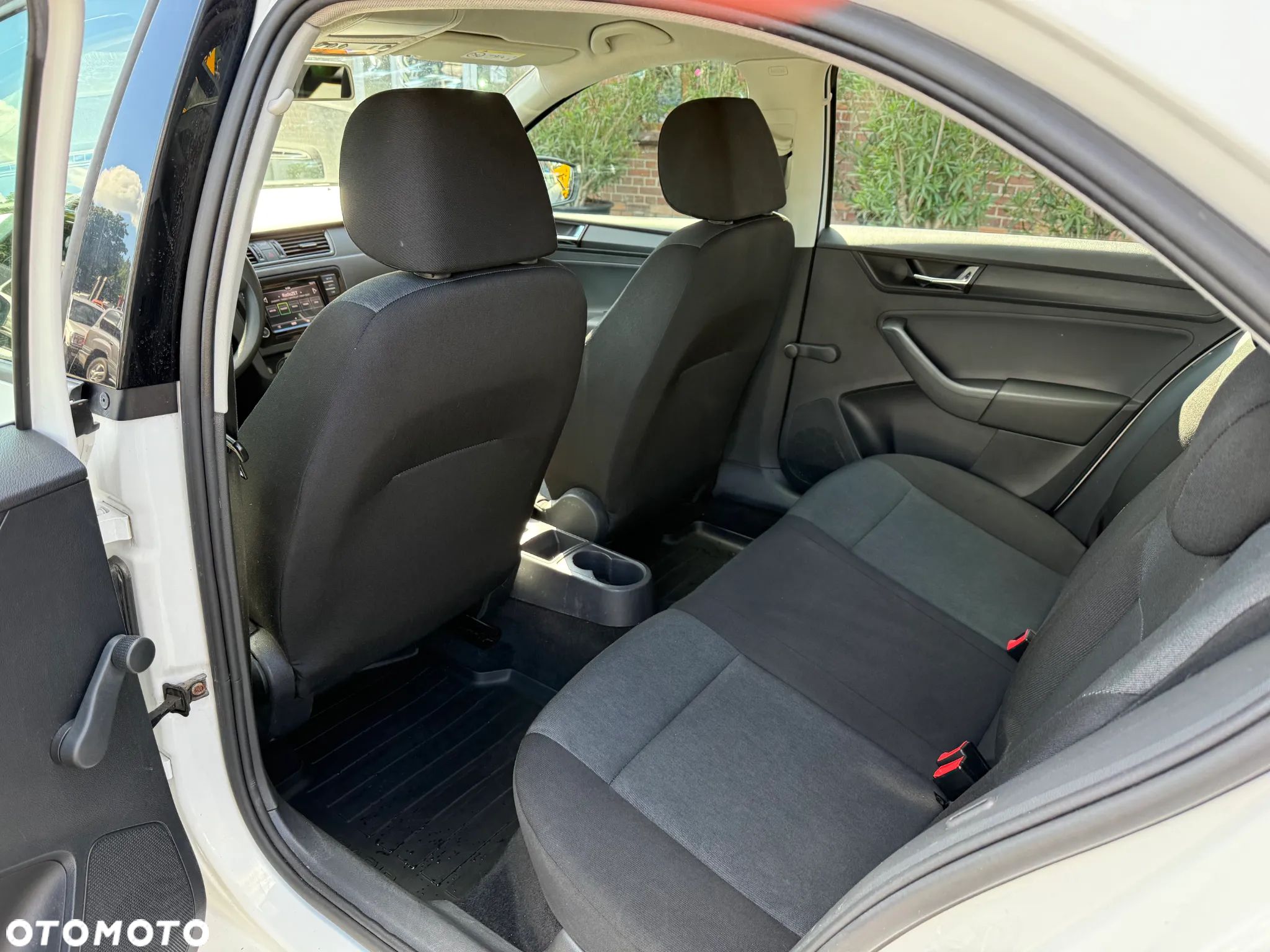 Skoda RAPID 1.6 TDI DPF Ambition - 18