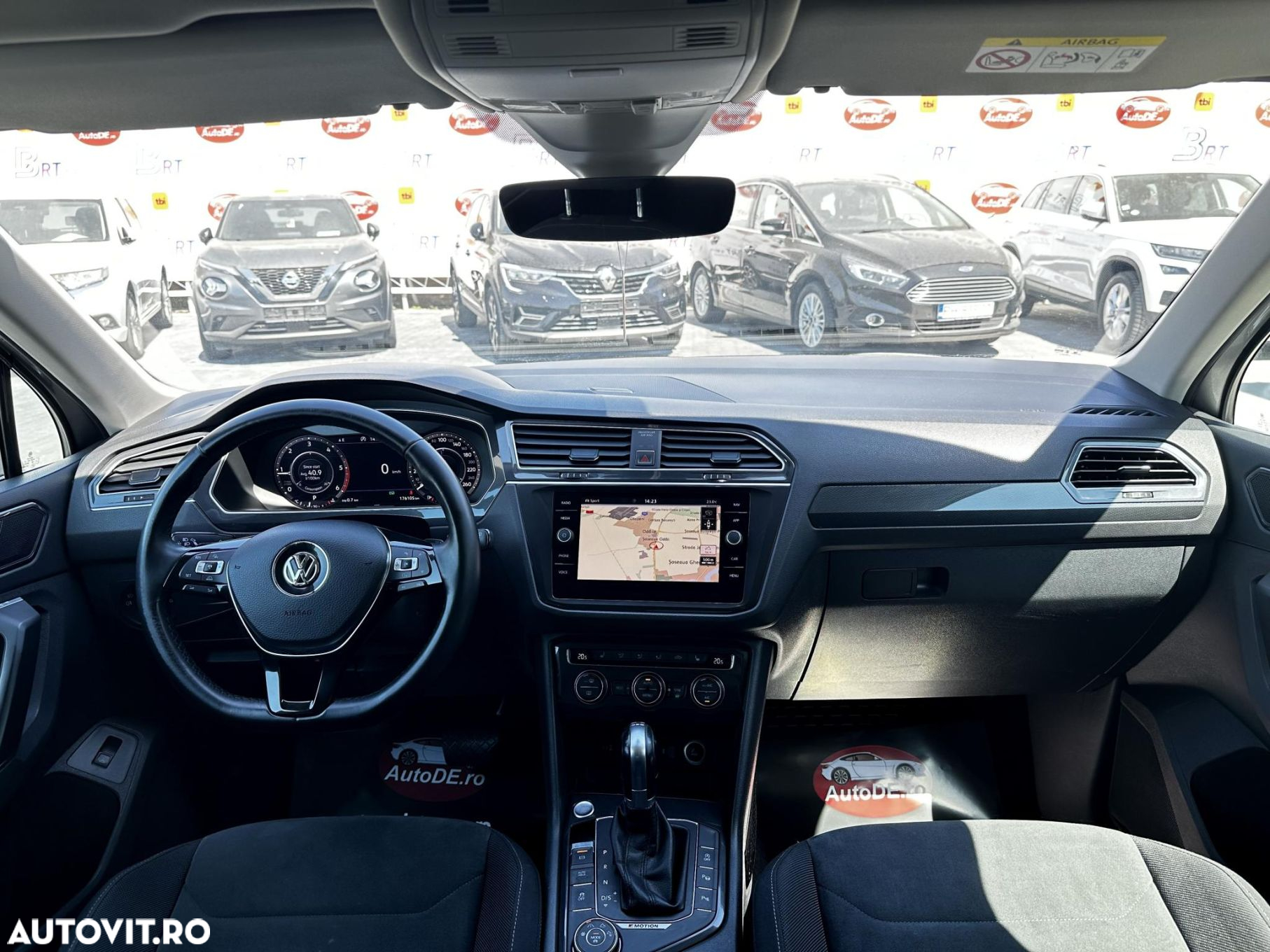 Volkswagen Tiguan - 8