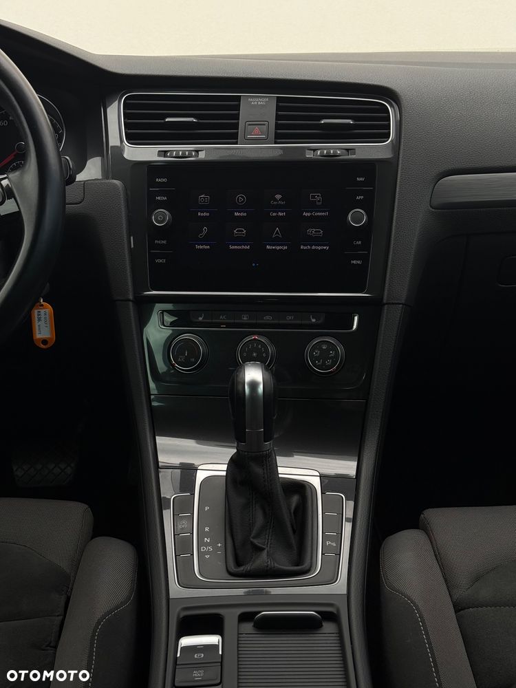 Volkswagen Golf 2.0 TDI SCR DSG Comfortline - 19
