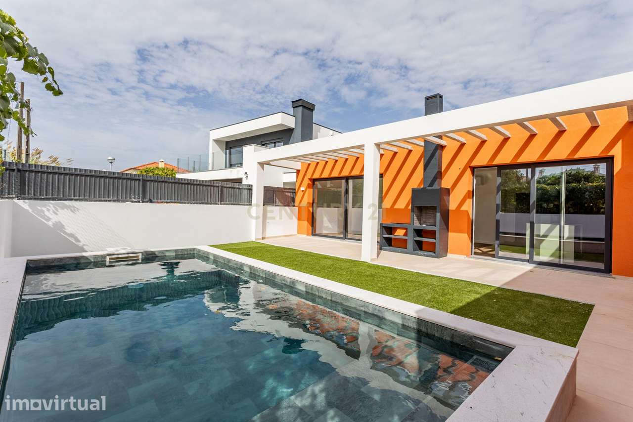 MORADIA ISOLADA COM PISCINA | MODERNIDADE, CONFORTO E TECNOLOGIA EM AZ