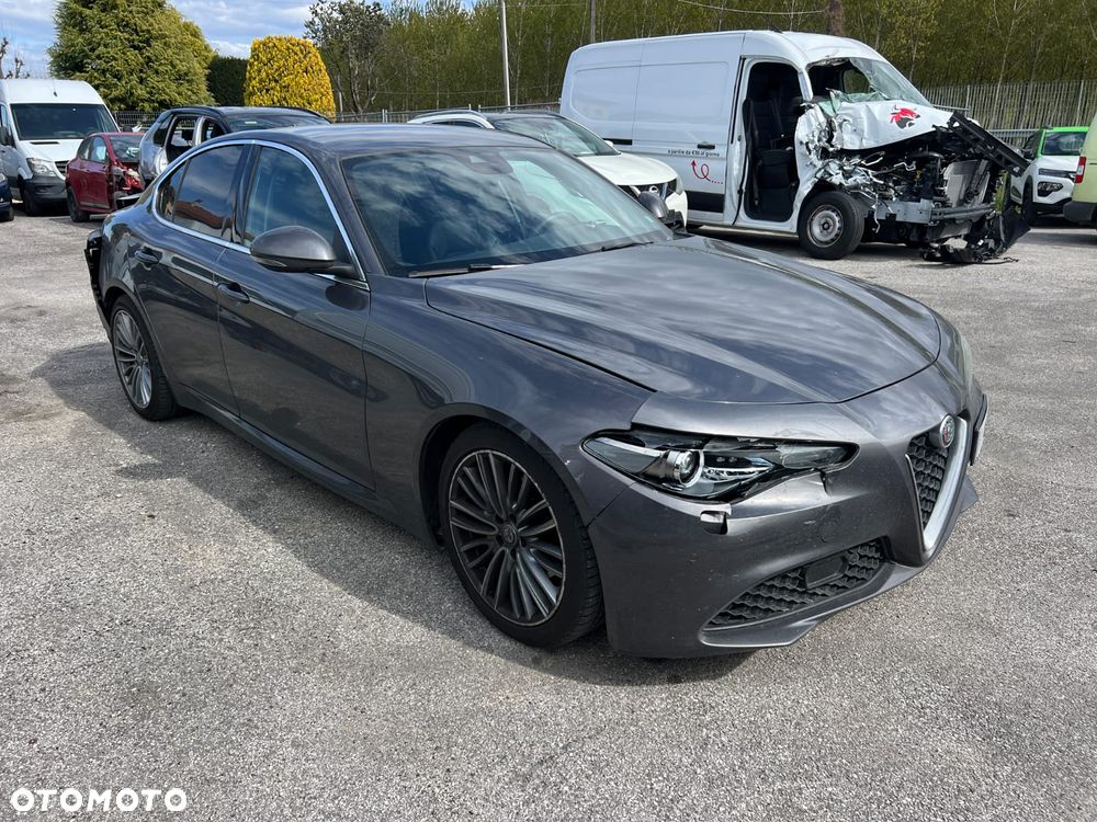 Alfa Romeo Giulia 2.2 - 2