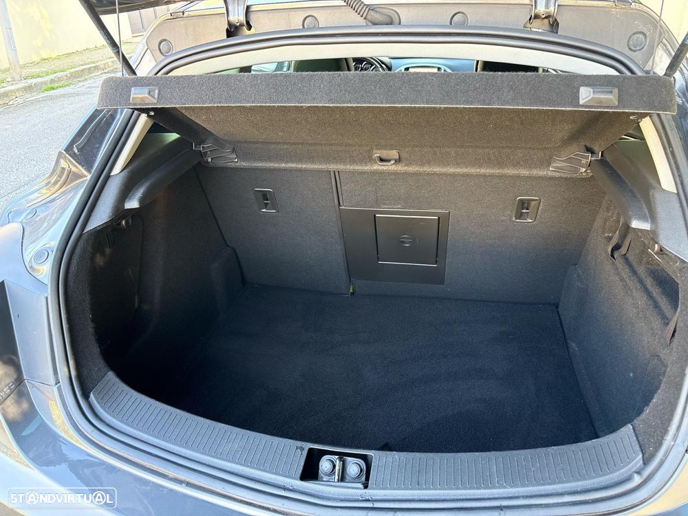 Opel Astra GTC - 23