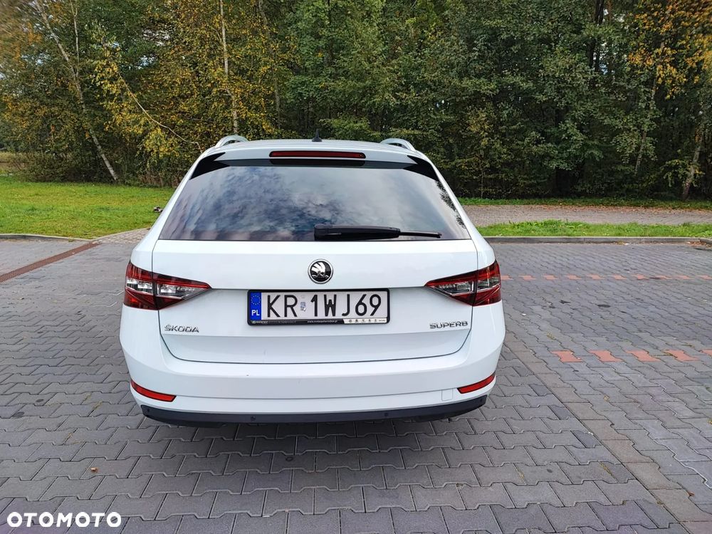 Skoda Superb 2.0 TDI Style DSG - 5