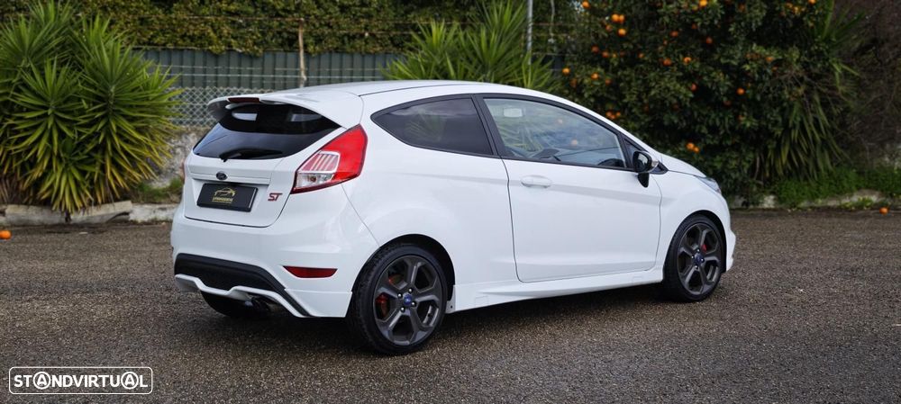 Ford Fiesta 1.6 T ST - 14