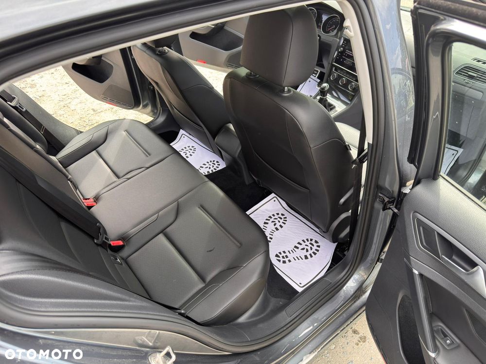 Volkswagen Golf - 16