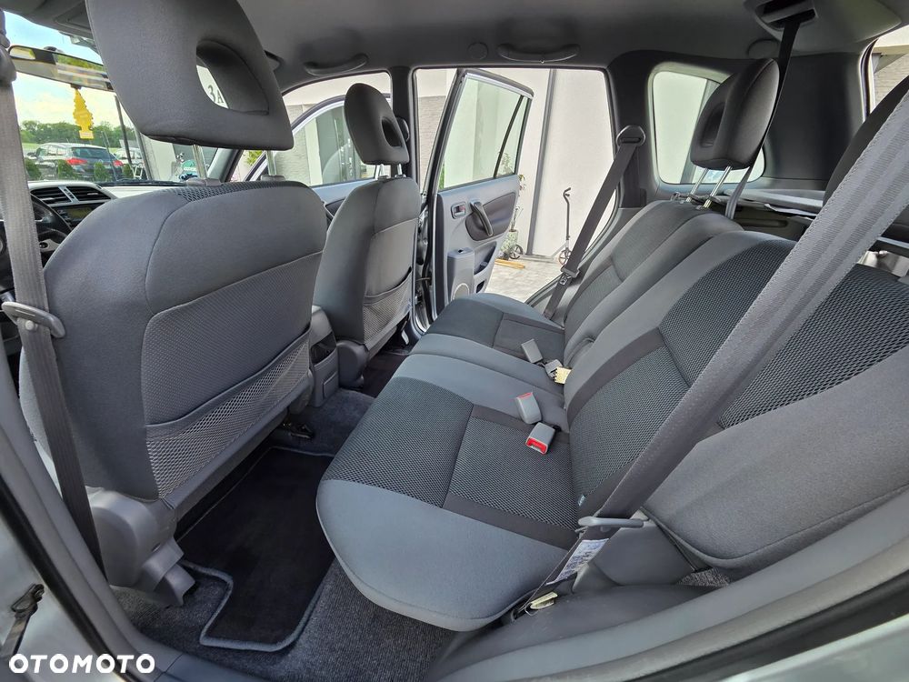 Toyota RAV4 - 12