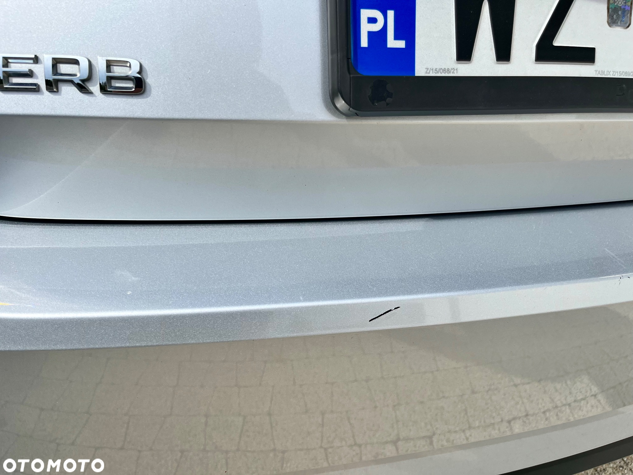 Skoda Superb 2.0 TDI SCR 4x4 L&K DSG - 9