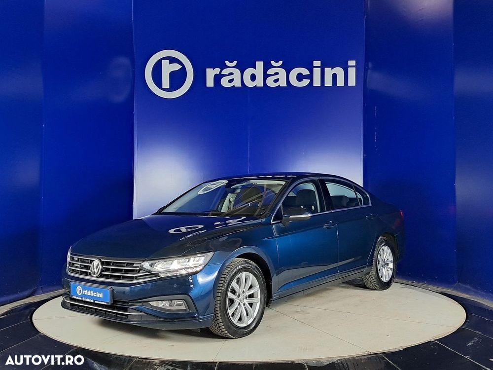 Volkswagen Passat - 1