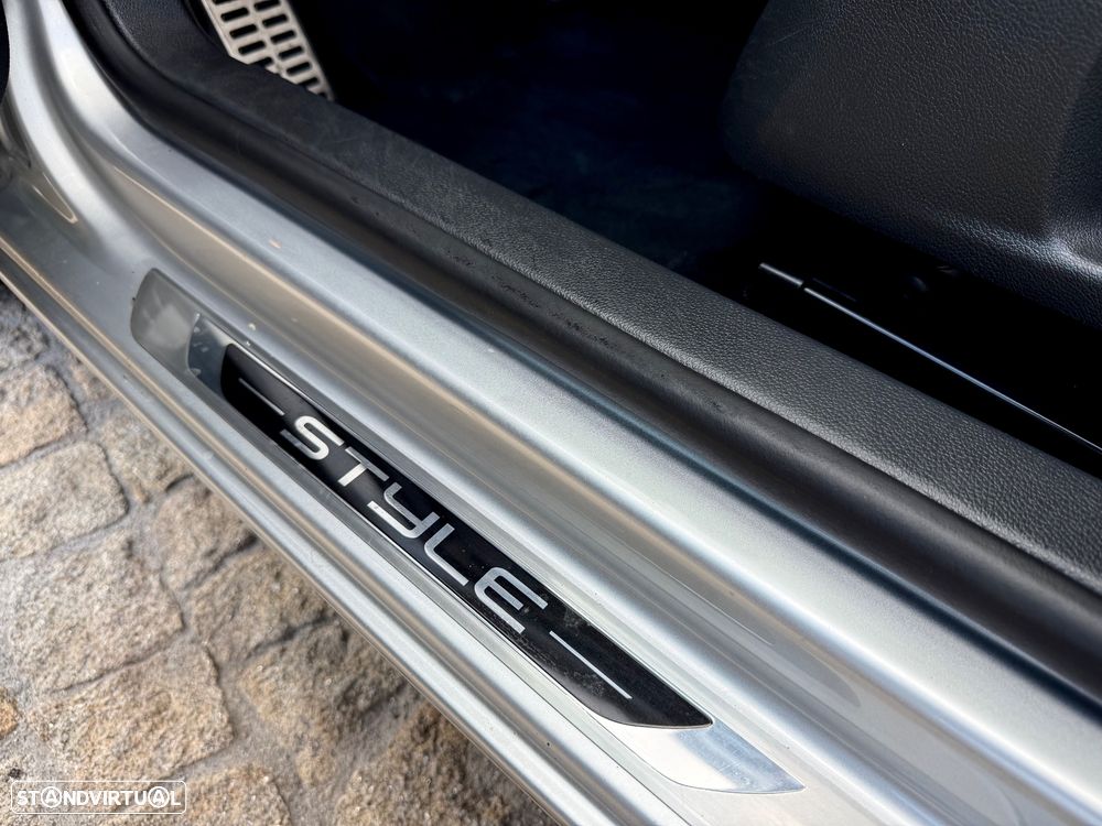 VW Golf 1.6 TDi Style - 38