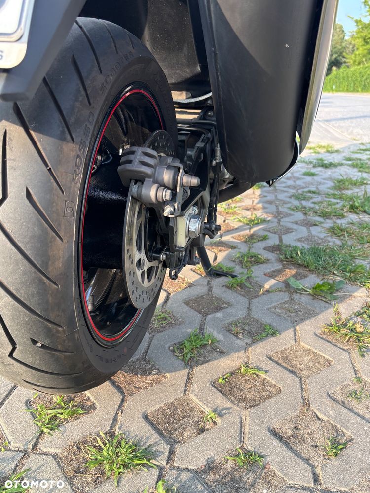 Yamaha Tmax - 20