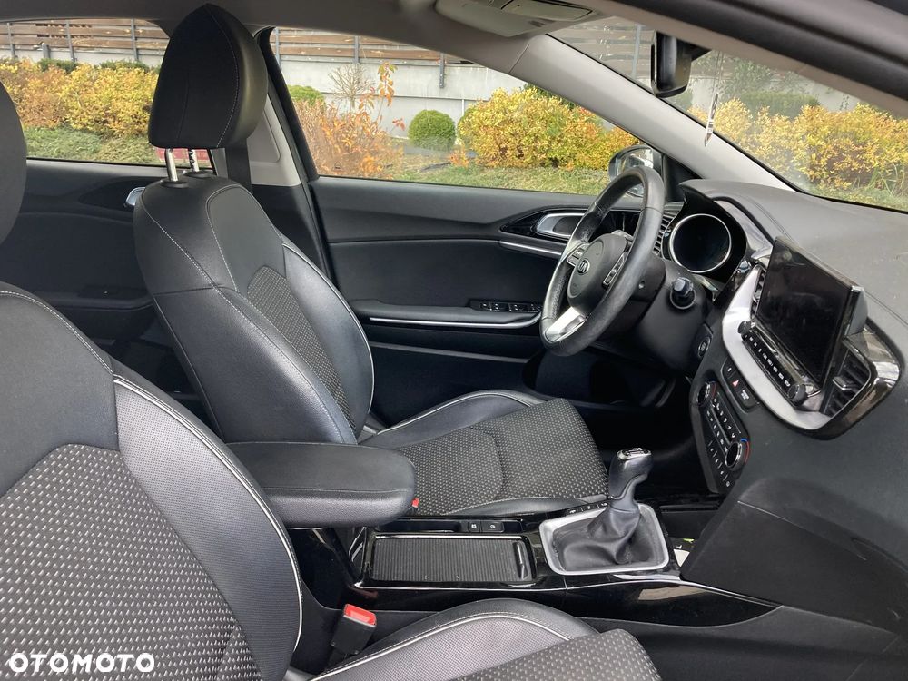 Kia XCeed 1.4 T-GDI L Business Line - 17