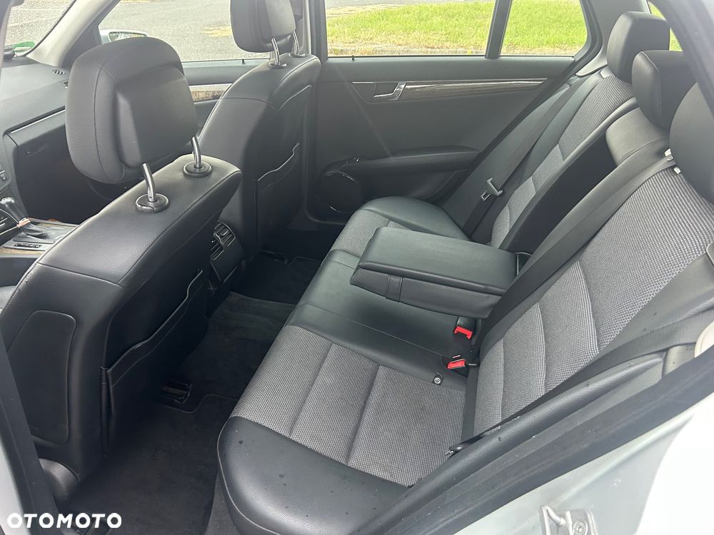 Mercedes-Benz Klasa C 220 CDI DPF Automatik BlueEFFICIENCY Avantgarde - 6