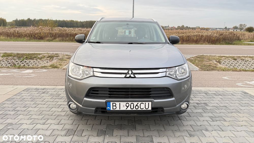 Mitsubishi Outlander 2.0 Intense 2WD - 14