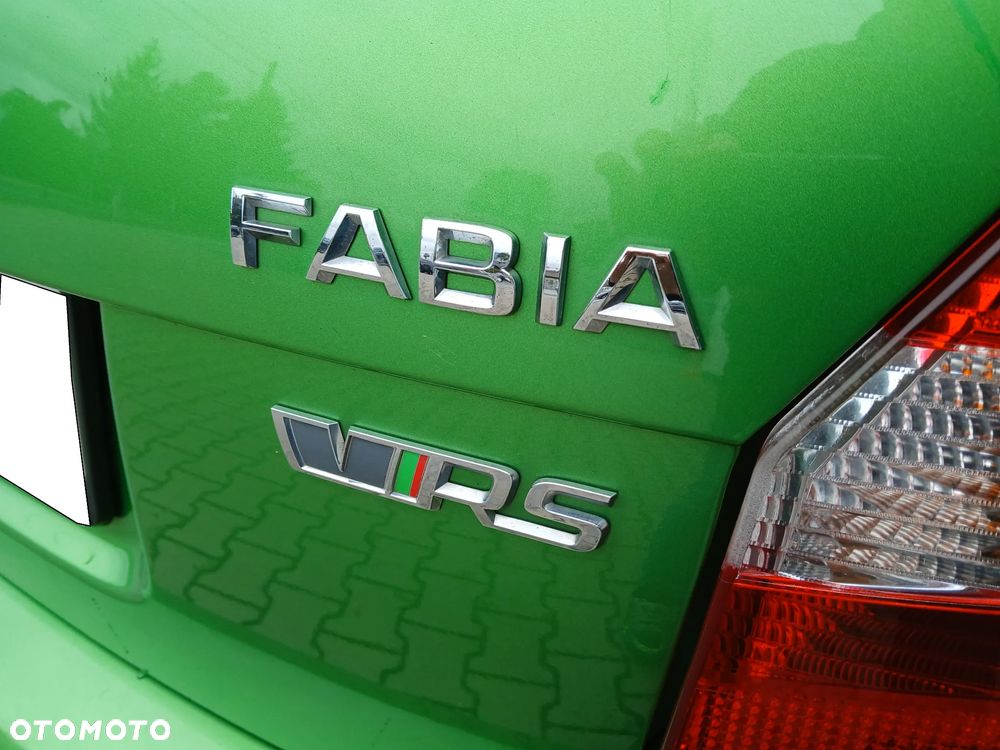 Skoda Fabia 1.4 TSI DSG RS - 16