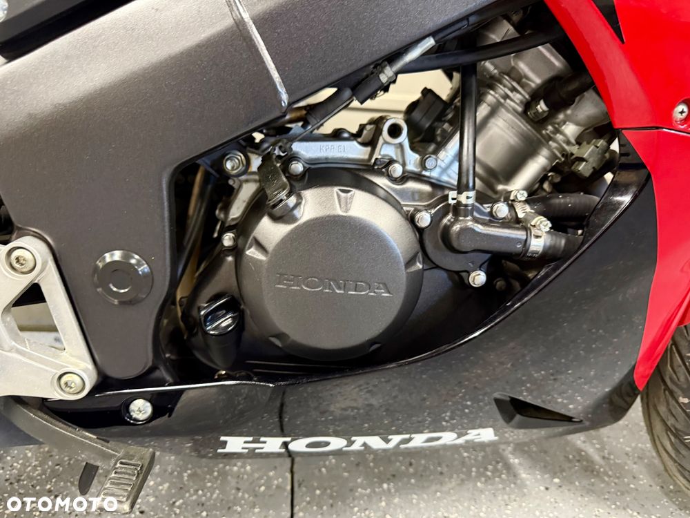 Honda CBR - 8