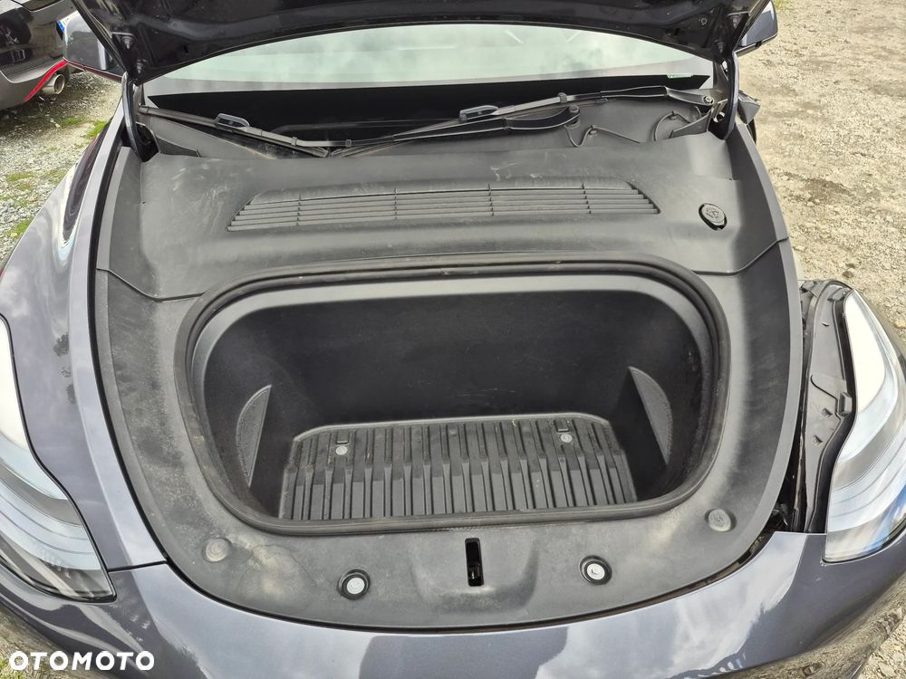 Tesla Model Y RWD - 30