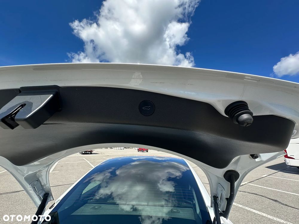 Tesla Model 3 - 25
