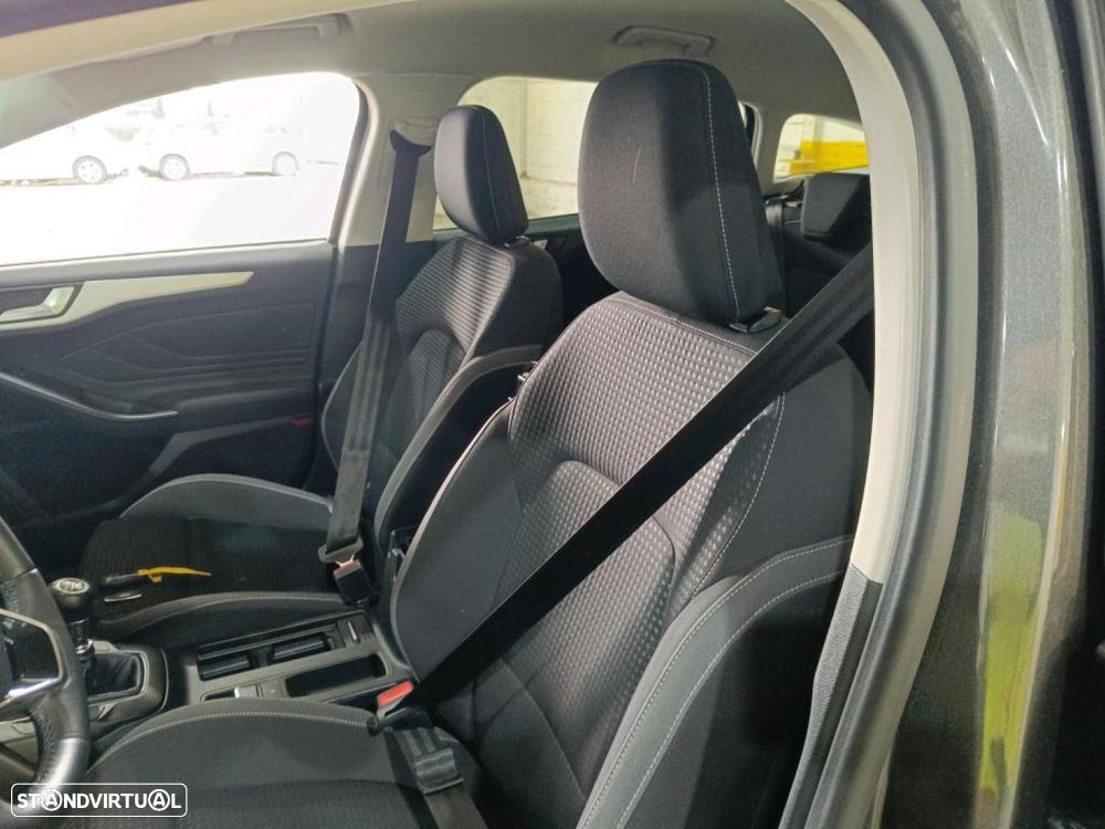 Ford Focus SW 1.5 TDCi EcoBlue Business - 39