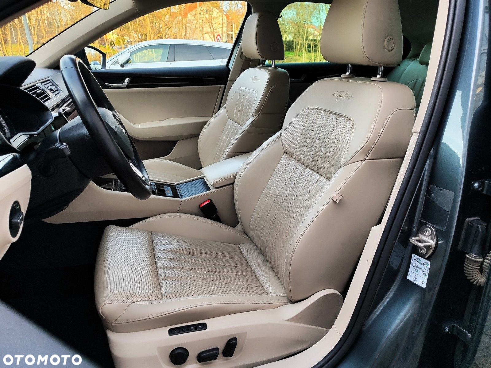 Skoda Superb 2.0 TSI 4x4 L&K DSG - 11