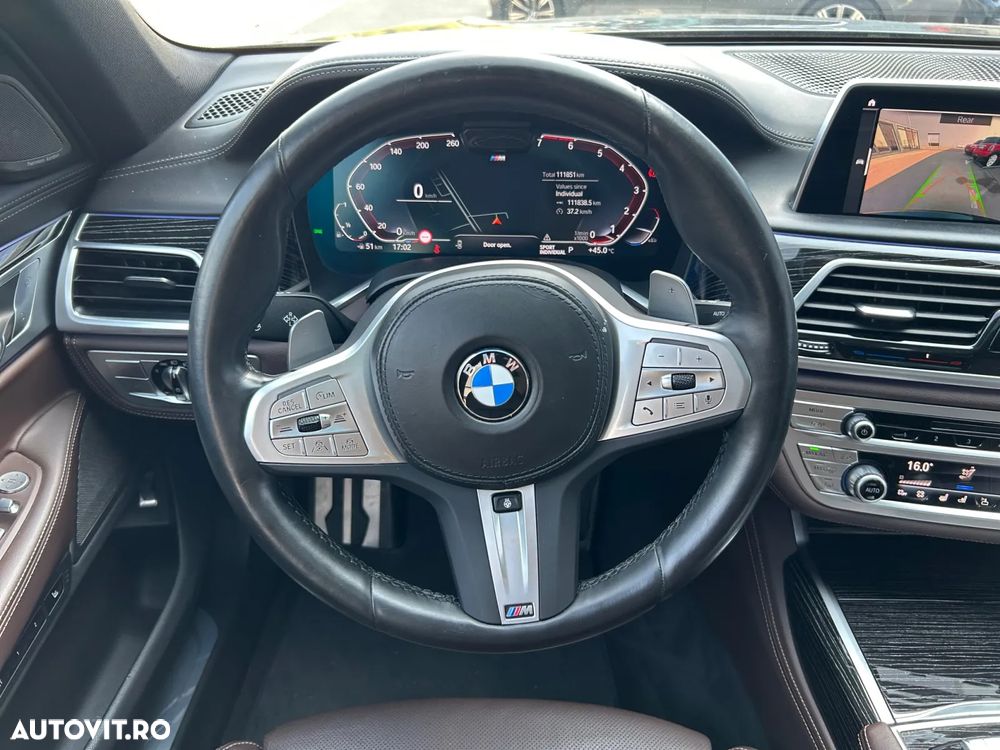 BMW Seria 7 750i xDrive - 8