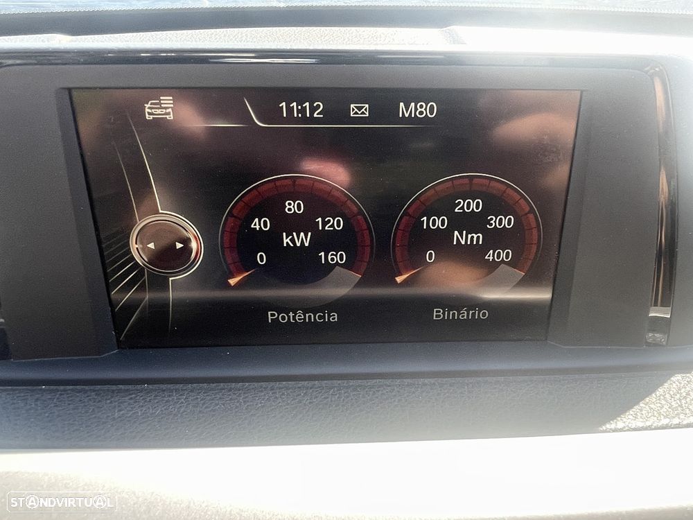 BMW 318 d Touring xDrive Advantage - 12