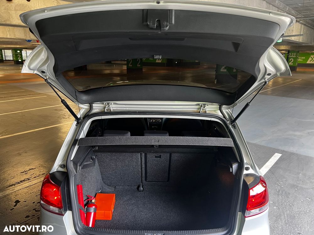Volkswagen Golf - 10