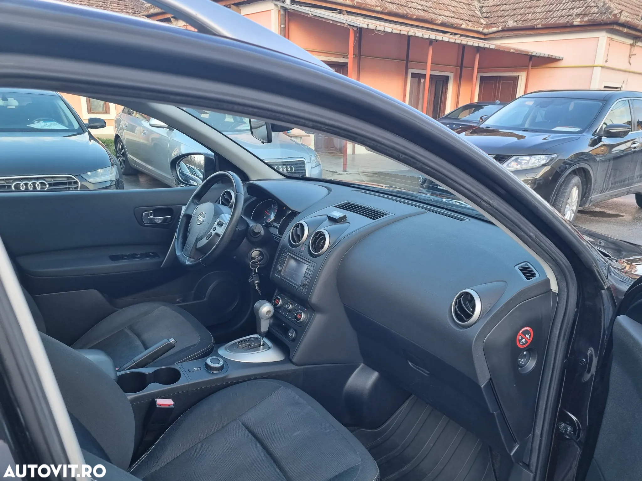 Nissan Qashqai 2.0 DCI 4 x 4 DPF Aut tekna - 17