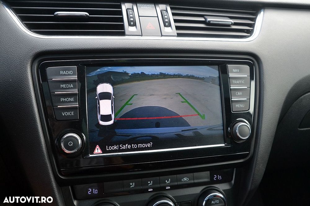 Skoda Octavia 2.0 TDI DSG RS - 23