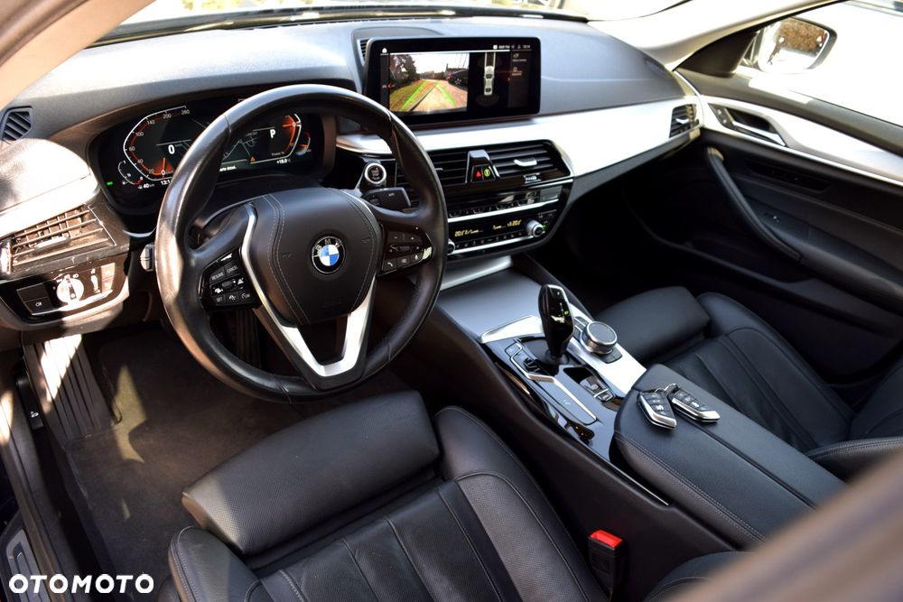 BMW Seria 5 530i xDrive Luxury Line sport - 12