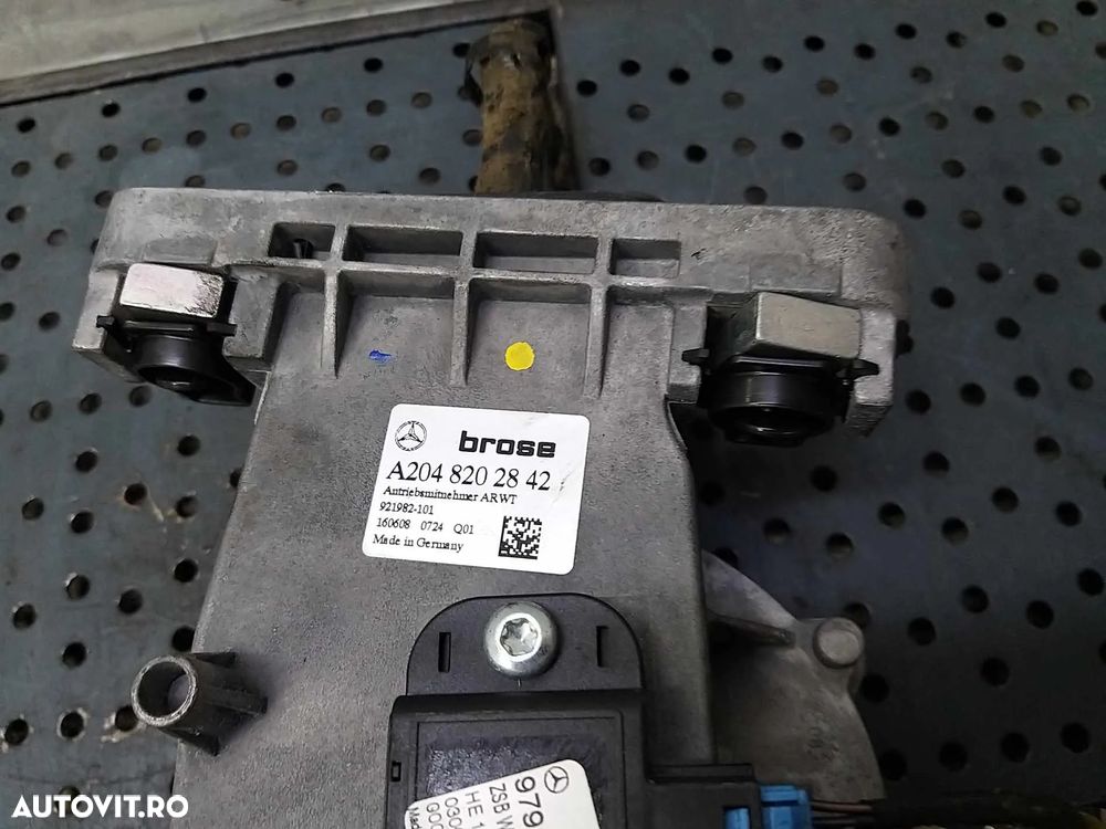 Motoras deschidere portbagaj mercedes c class w204 a2048202842 - 3