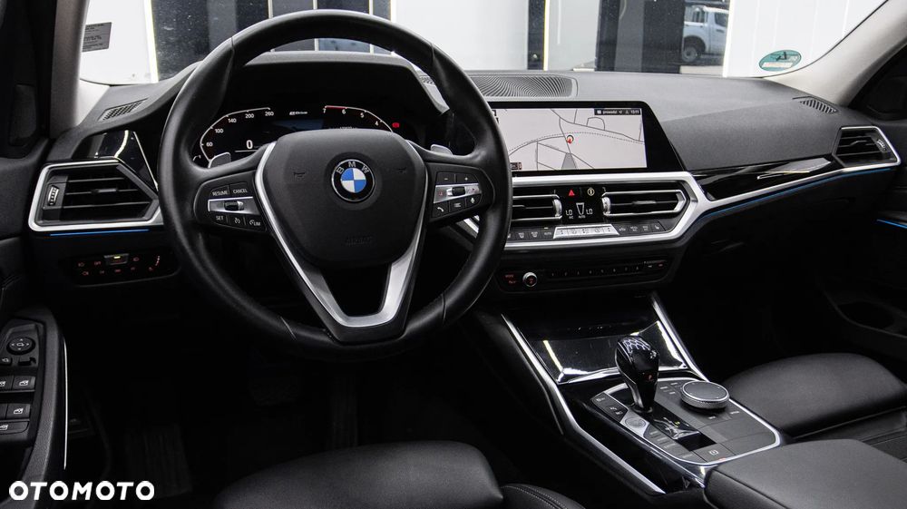 BMW Seria 3 330e xDrive Sport Line - 15