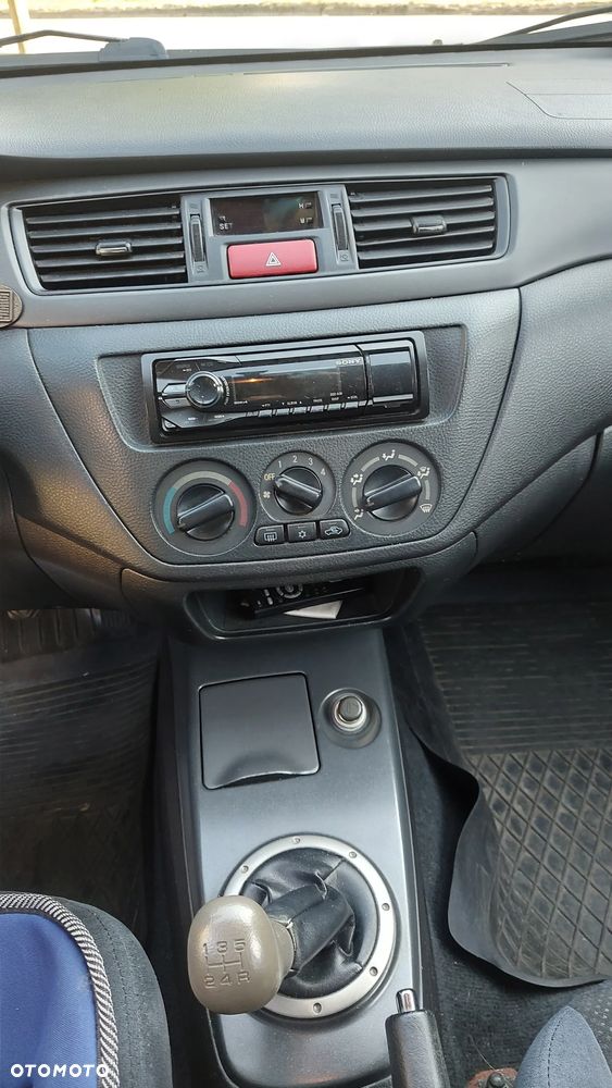 Mitsubishi Lancer 1.6 Sport - 10
