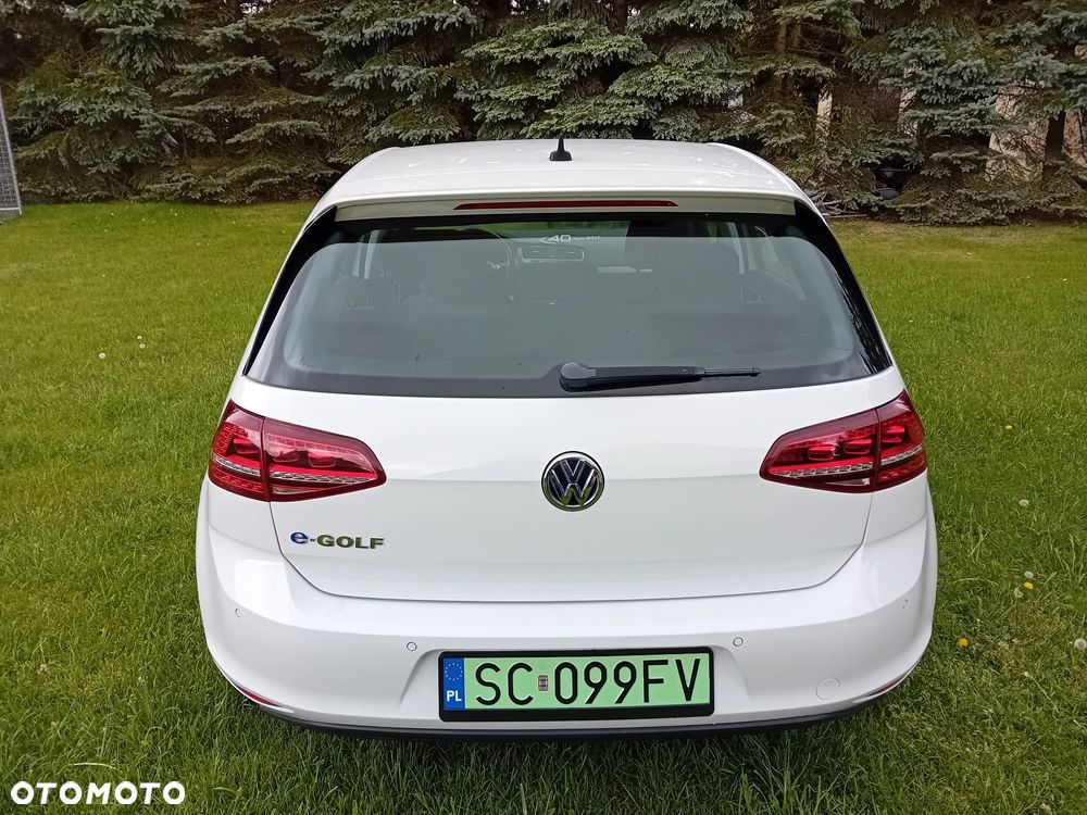 Volkswagen Golf - 4