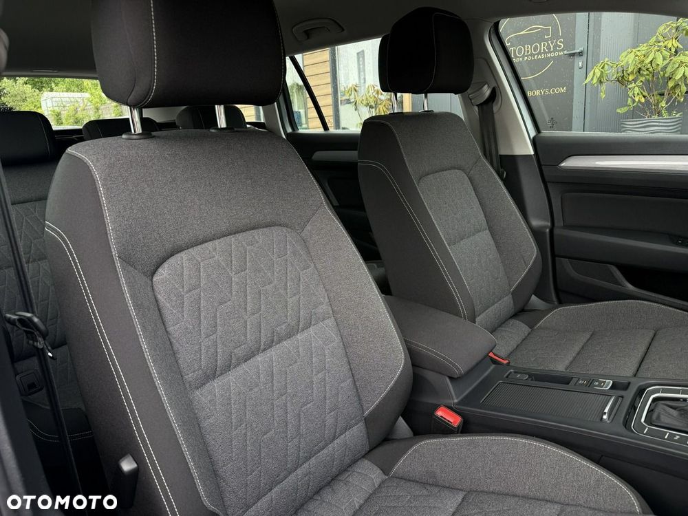 Volkswagen Passat - 12