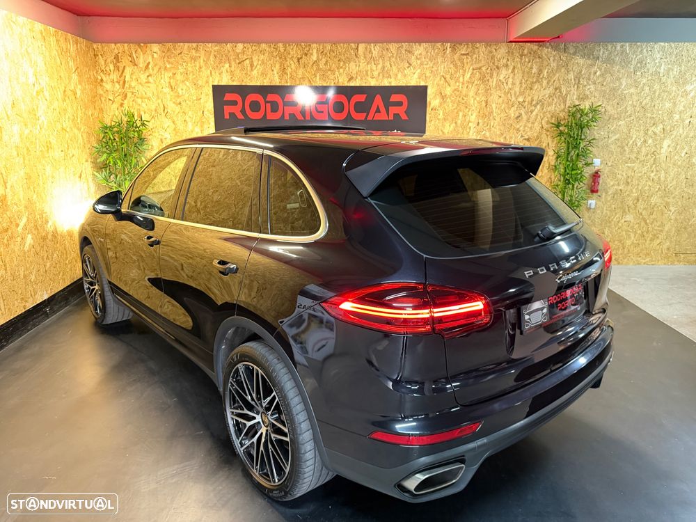 Porsche Cayenne 3.0 V6 - 4