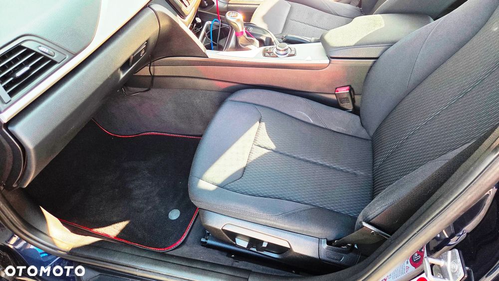 BMW Seria 3 320d DPF Efficient Dynamics Edition - 12