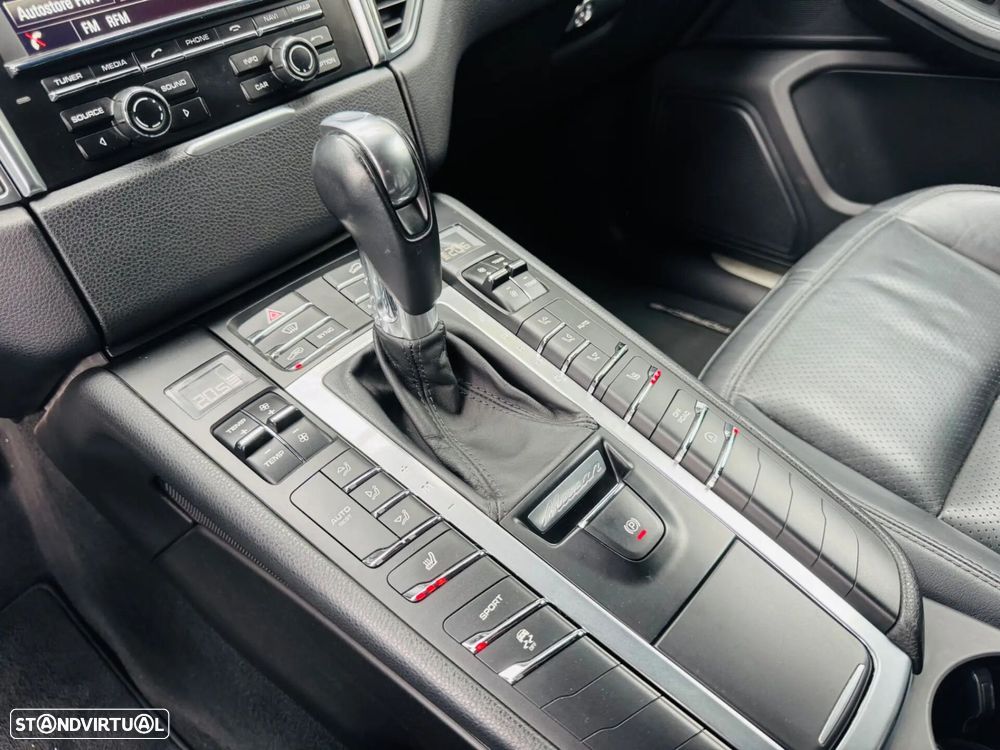 Porsche Macan S - 35