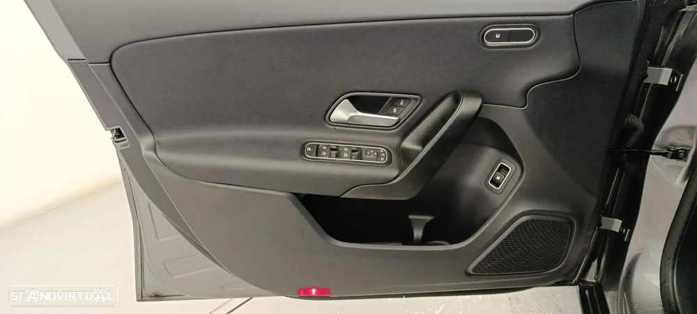 Mercedes-Benz A 250 Limousine e - 27