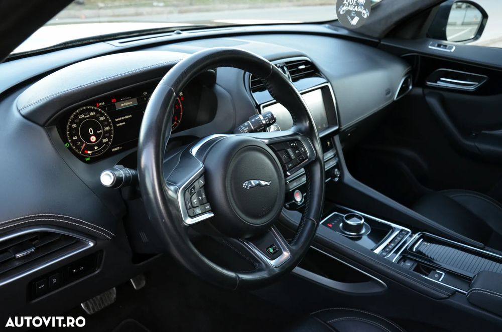 Jaguar F-Pace 20d AWD Aut. R-Sport - 13